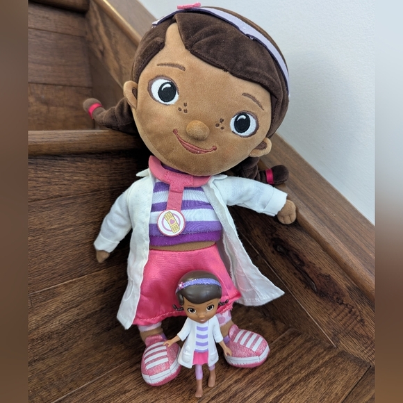 Disney Store Dottie Doc McStuffins  Plush - 12" &   3.5" Poseable Figure - Picture 1 of 8
